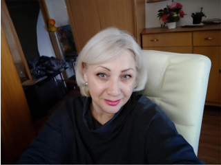 Klikkelj es beszélgess a modellel Tashyncik