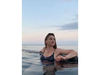 Klikkelj es beszélgess a modellel HelenaDeep